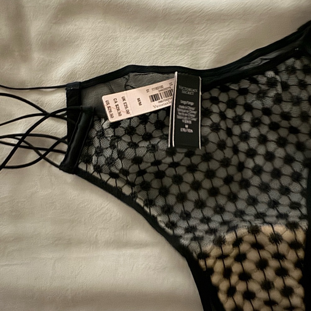 ❤️‍🔥NWT Victoria Secret 3x panty set ❤️‍🔥 Perfect for Valentine's Day - Picture 2 of 5